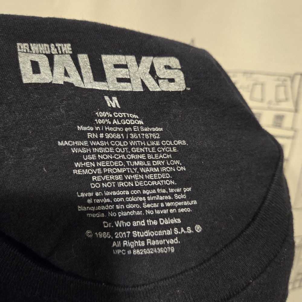 EUC Like New Dr Who And The Daleks Tardis Black Graphic Tee Size Medium - Picture 6 of 7